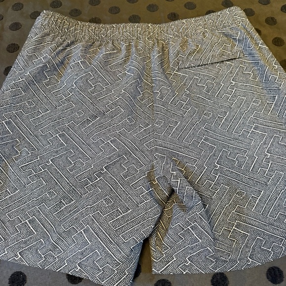 Goodfellow & Co Geometric Print Men’s Swimsuit - Picture 4 of 5